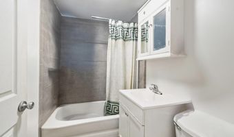 31 E 32ND St, Bayonne, NJ 07002