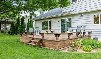 2207 Buchanan Dr, Ames, IA 50010