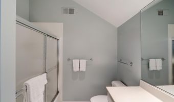 4744 34TH St N, Arlington, VA 22207