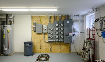 154 Bedford St, Abington, MA 02351
