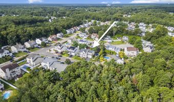 6 Surle Ct, Bayville, NJ 08721