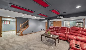 14 Hampton Ct, Algonquin, IL 60102