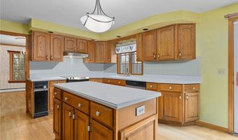 6 Lake Dr, North Providence, RI 02904
