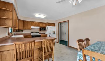 900 Cable Ave, Beachwood, NJ 08722