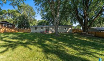 404 Jefferson Dr, Alcester, SD 57001