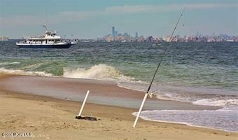 16 Oneida Ave, Atlantic Highlands, NJ 07716