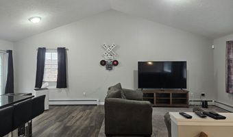 792 Cottage St, Athol, MA 01331