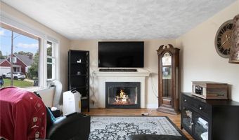75 Autumn St, Cranston, RI 02910