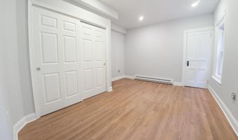 827 LINDEN St W, Allentown, PA 18101