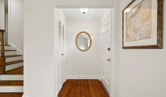 2 Knollwood Ln, Darien, CT 06820