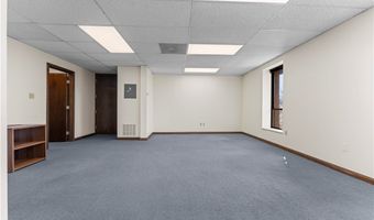 600 Commerce Dr, Coraopolis, PA 15108