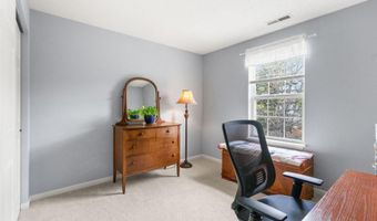 37 Wicken Sq, Albany, NY 12205