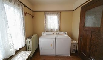 1004 2nd Ave, Ackley, IA 50601