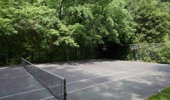 7811 CHARLESTON Dr, Bethesda, MD 20817