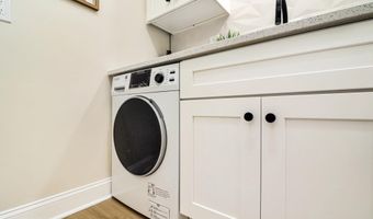 7980 AUDUBON Ave 203, Alexandria, VA 22306