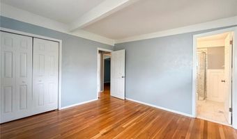 510 Wicklow Dr, Ballwin, MO 63021