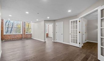 2 School St 130, Lincoln, RI 02802