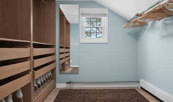 143 Oak St, Amityville, NY 11701