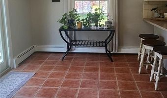 54 Sefton Dr, Bristol, RI 02809
