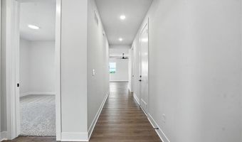 1630 Grayhawk Dr, Basehor, KS 66007