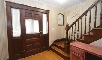 744 Hammond St, Bangor, ME 04401