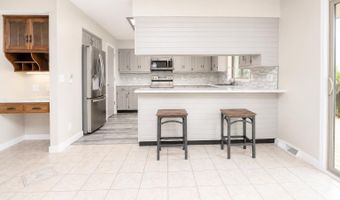 1416 Doyle Ln, Beatrice, NE 68310