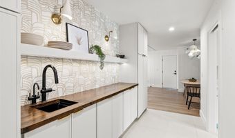 1251 Kainui Dr, Kailua, HI 96734