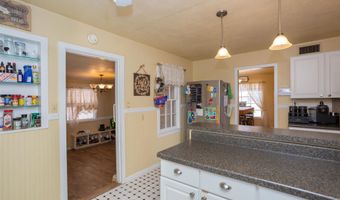 912 S 6th St, Artesia, NM 88210