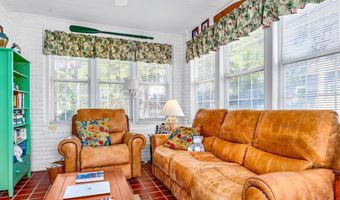 9 11th St, Apalachicola, FL 32320