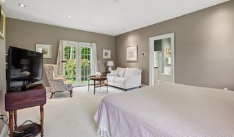 181 Meetinghouse Rd, Bedford, NH 03110
