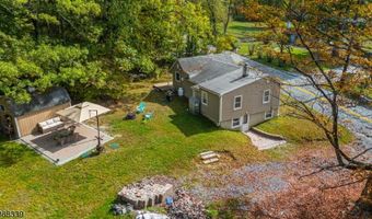 25 Lake Pochung Rd, Alloway, NJ 07461