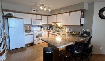 560 Penn Ct 7, North Liberty, IA 52317