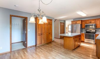 2516 Somerset Dr, Ames, IA 50010