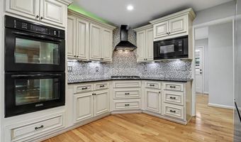140 Fairway Ridge Dr, Alpharetta, GA 30022