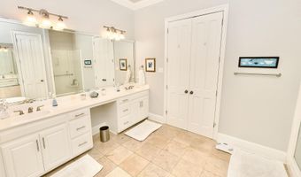 535 Lake Villa Dr, Baton Rouge, LA 70810