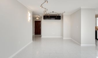 7111 WOODMONT Ave 602, Bethesda, MD 20815