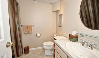 136 Thistle Pond Dr 136, Bloomfield, CT 06002