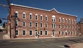 77 Elm St 302, Amesbury, MA 01913