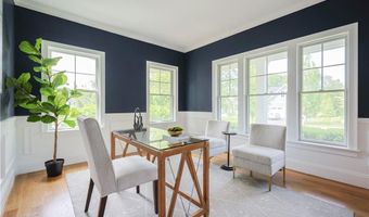 2 Bluemead Farm Ln, Barrington, RI 02806