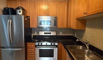 851 N GLEBE Rd 621, Arlington, VA 22203