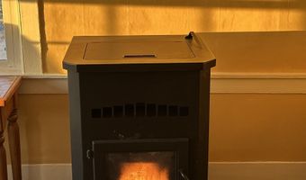 56 S Pleasant St, Bradford, VT 05033