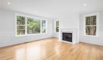 55 Dolphin Ave, Jamestown, RI 02835