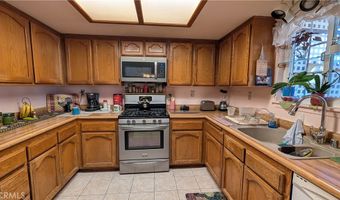 28210 Desert Vw, Apple Valley, CA 92308