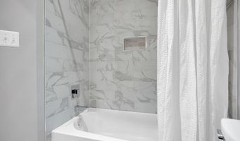 1818 POTOMAC GREENS Dr, Alexandria, VA 22314