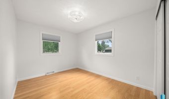 1513 E Sylvan Cir, Brandon, SD 57005