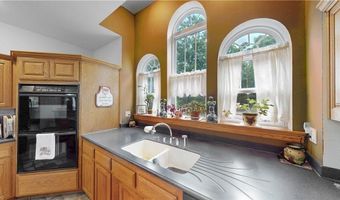 2 Ewes Ln, Bella Vista, AR 72715