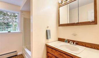130 Hope Hill Ter, Cranston, RI 02921