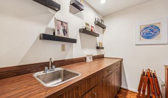 9305 FRIARS Rd, Bethesda, MD 20817