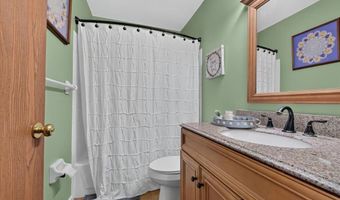 1873 Fox Pointe Dr, Arnold, MO 63010
