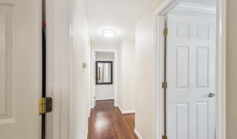 8600 FOX RUN, Potomac, MD 20854